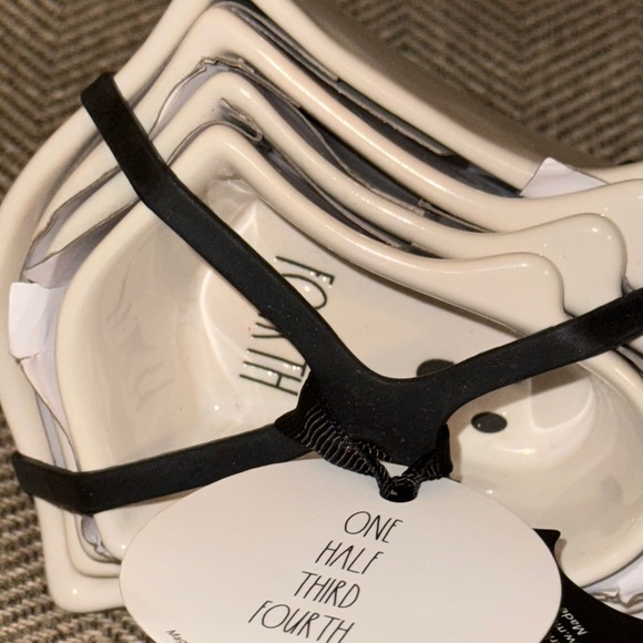 NWT Rae Dunn Halloween/Ghost Set of 4 Kitchen Ceramic Measuring Cups - Picture 10 of 10